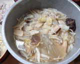 生姜たっぷり！シンプルな豚白菜鍋作り方12写真