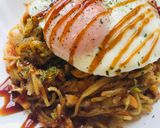 むし焼きそば●魚肉ソーセージの月見焼きそば作り方3写真