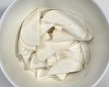 カブとラー油のカンタン酢漬け作り方2写真