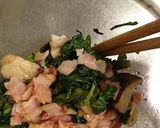 春菊とベーコンとキノコの和え物作り方3写真
