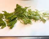 胡麻油香る！水菜と塩昆布のぶっかけうどん作り方1写真