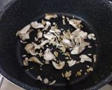 和風も洋風も合う！秋香る舞茸とベーコンの炒めご飯作り方1写真