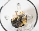 黒ごまとキウイのフローズンスムージー作り方4写真
