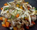 鶏もも肉とゴロゴロ野菜の甘辛オイスター炒め作り方8写真
