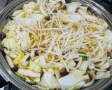 白菜ときのこのホルモン鍋（しょうゆ味）作り方5写真