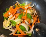【簡単晩飯】ナスとピーマンの旨辛挽肉炒め作り方5写真