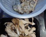 舞茸と牡蠣のハリッサ炒め作り方2写真