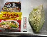 キャベツ🥬とウインナーのコンソメ煮😃作り方1写真