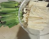 レンチンのみで出来るニラとえのきのユッケ作り方1写真