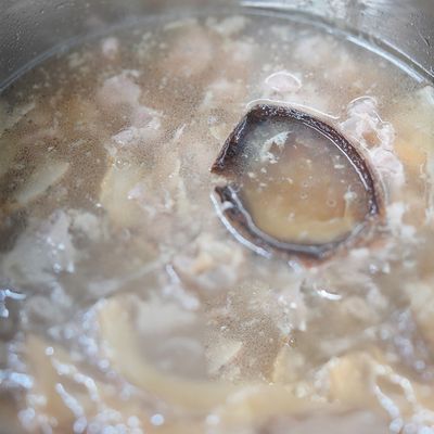 玉竹・沙参・百合根の薬膳スープ｜陳皮と豚肉：工程7