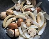 秋を楽しむ♪和栗と鶏肉、きのこの煮込み作り方3写真