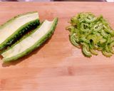 ゴーヤと鶏ムネ肉の辛子酢味噌和え作り方1写真