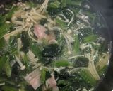 簡単★昼食！蓬蓮草とベーコンと茸の味噌汁作り方2写真