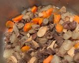 牛すじ肉と根菜類の煮物作り方7写真