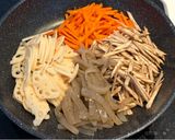 【作り置きに】根菜とこんにゃくのおかかきんぴら作り方1写真