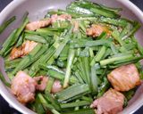簡単！漬け豚ニラ焼き作り方4写真