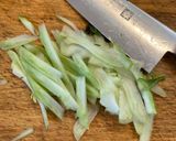 【食材使い切り】春キャベツ外葉のキンピラ作り方3写真