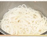 たもぎ茸たっぷりのオイルパスタ【食遺産】作り方5写真
