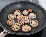【鶏肉とれんこんとさつまいものガリバタ醤油炒め】作り方5写真