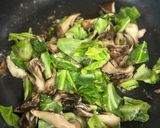 鮭と春キャベツときのこの豆乳クリーム煮作り方3写真