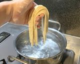 チャーハンと小麦粉を練り合わせて作るうどんの麺作り方12写真