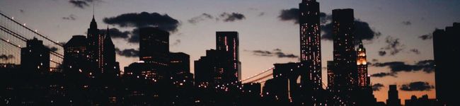 央依。's header image